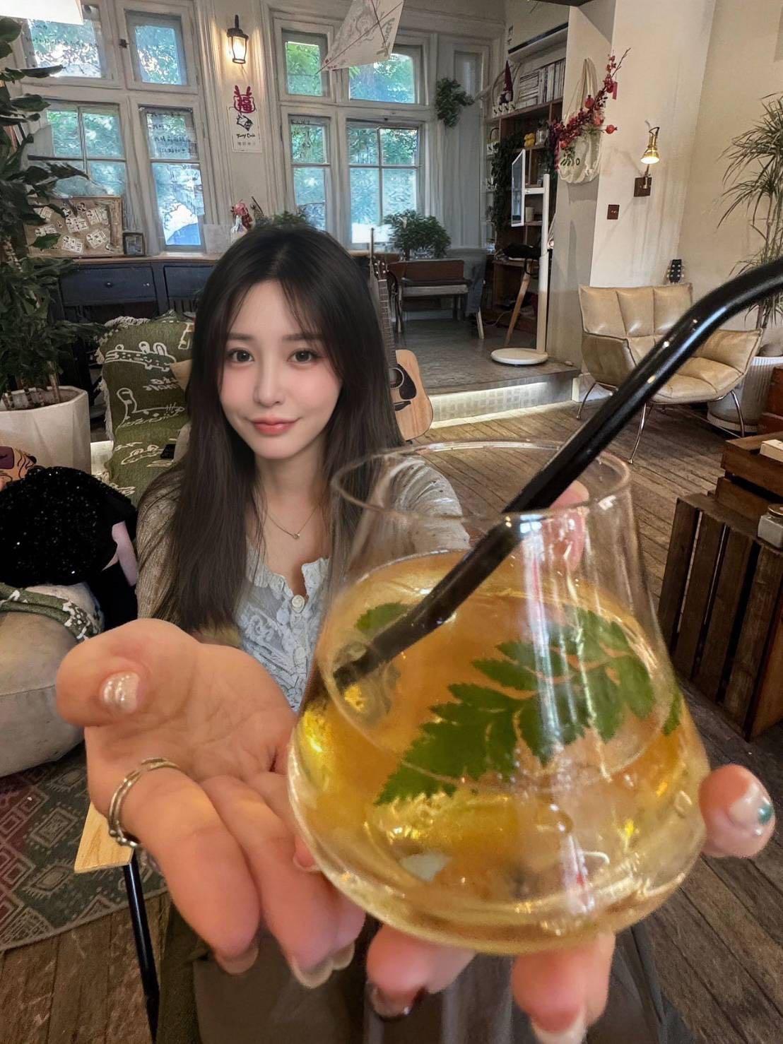 台北外送茶 筒井綾 援交